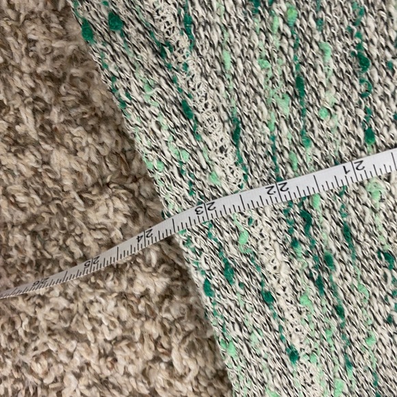 ⭐ 3/$15 NWOT H&M Small Gray Green Textured Knit Long Sleeve Sweater - Picture 9 of 9